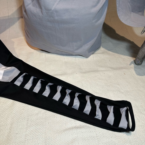 NWT VS PINK GORGEOUS BLING SET - Picture 3 of 7